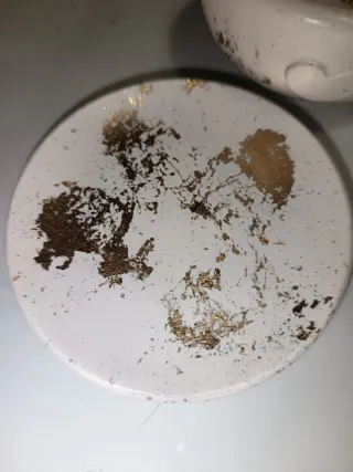 Tazza e piattino decorativi con cuore