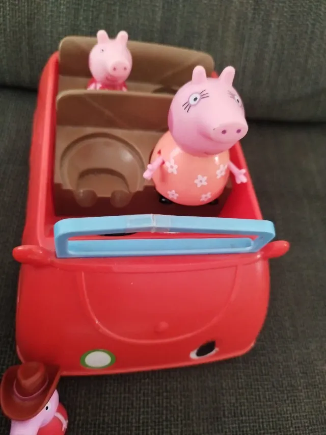 Coche Peppa Pig con sonido y accesorios