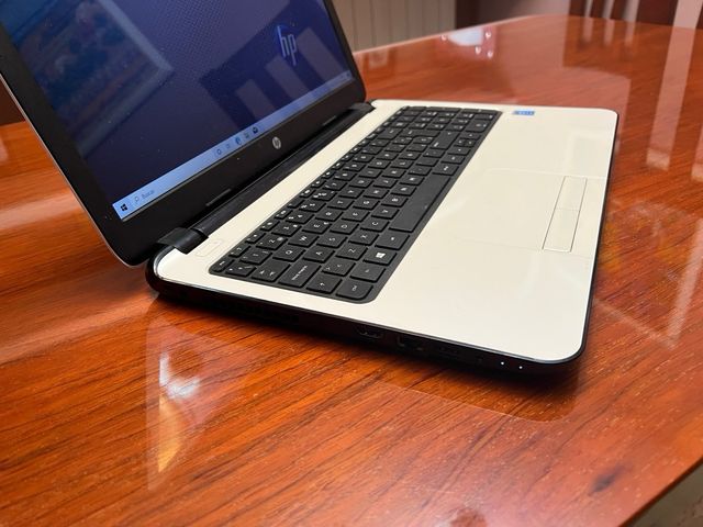 Portatile HP i7 8GB RAM