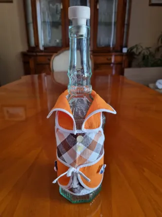 Bottiglia in vetro decorata