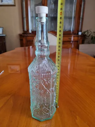 Bottiglia in vetro decorata