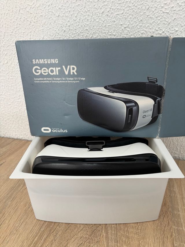 Occhiali VR Samsung Gear VR per Realtà Virtuale