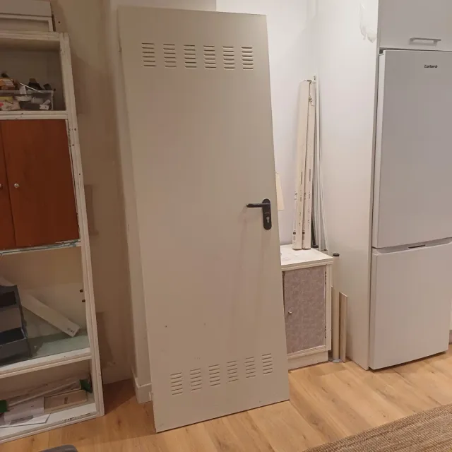 Puerta trastero nueva sin marco