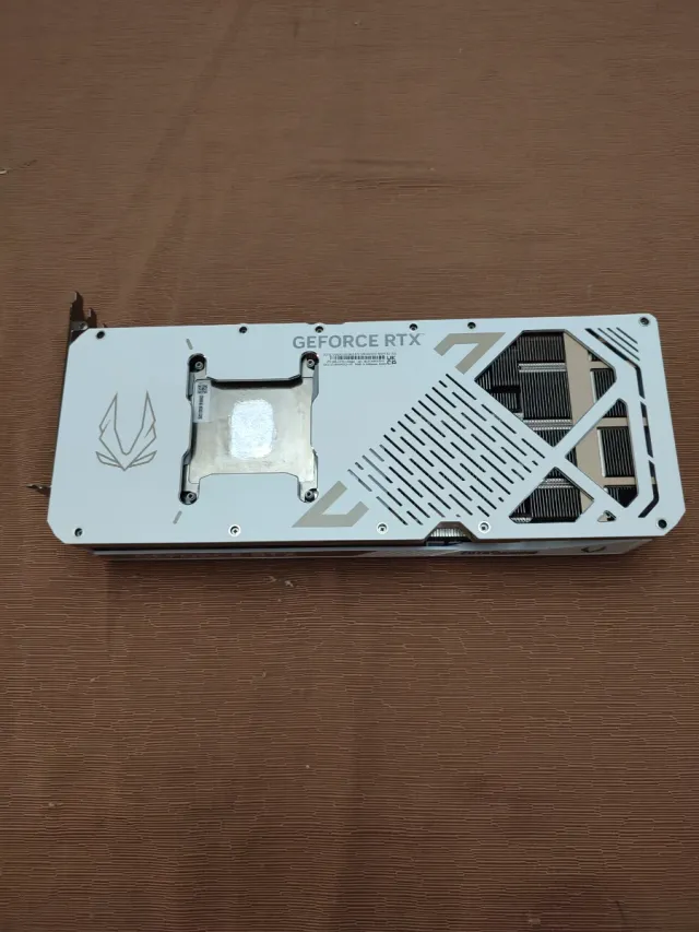 Disipador Zotac RTX 5090