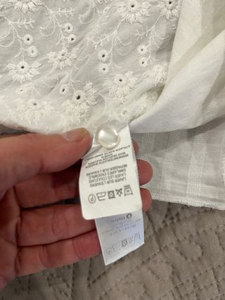 Camiseta blanca con encaje