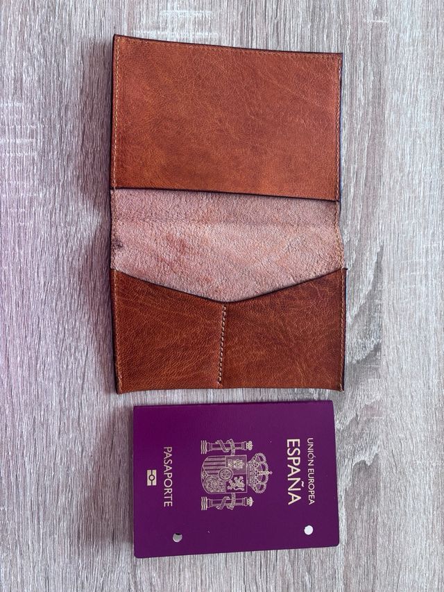 Cartera piel para pasaporte