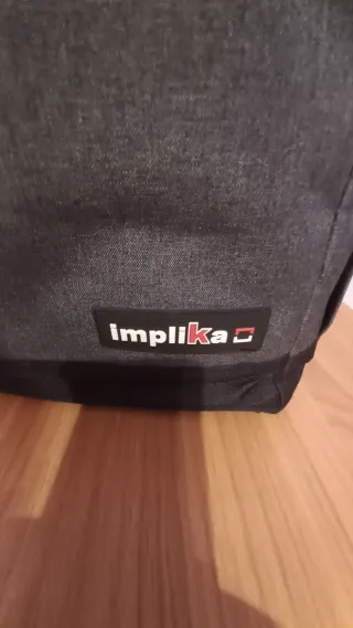 Mochila Implika gris y negra