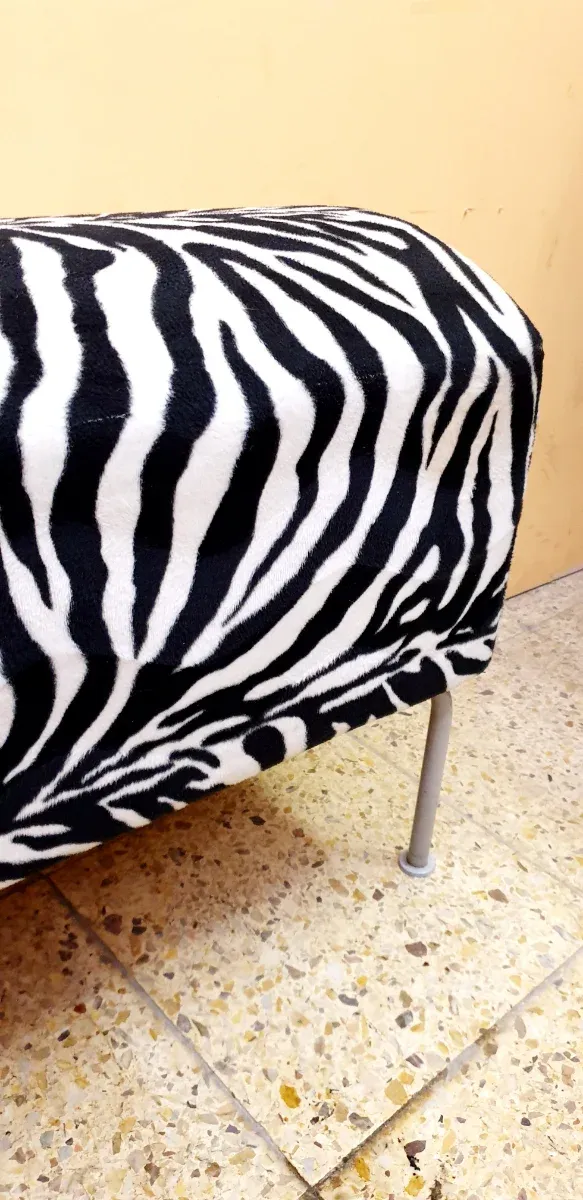 BANCO TAPIZADO TELA DE CEBRA