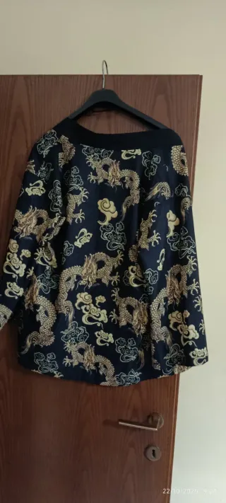 Kimono unisex con dragones oro