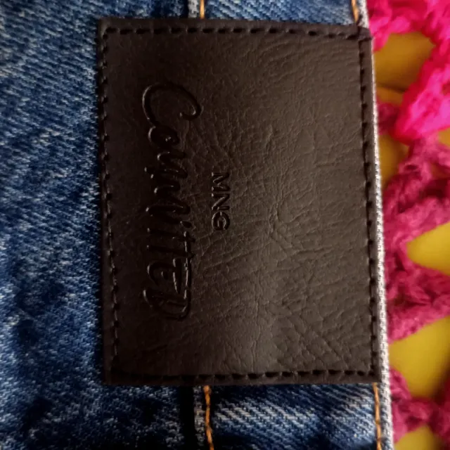 Dos vaqueros de marca