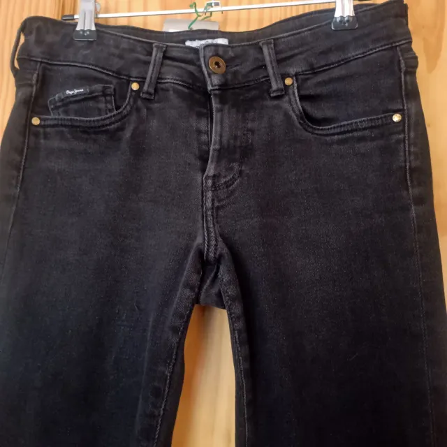 Dos vaqueros de marca