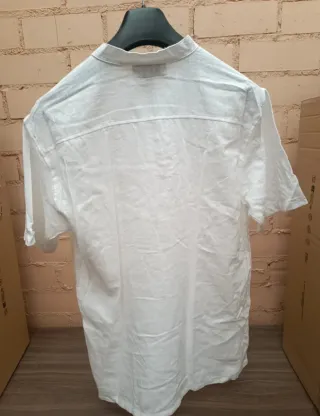 24 Camisas blancas cuello Mao, cordón y 3 botones