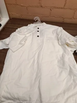 24 Camisas blancas cuello Mao, cordón y 3 botones