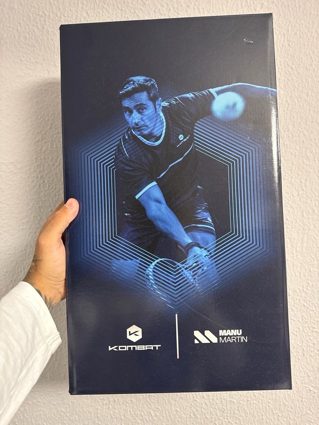 Pala de pádel Kombat Etna.