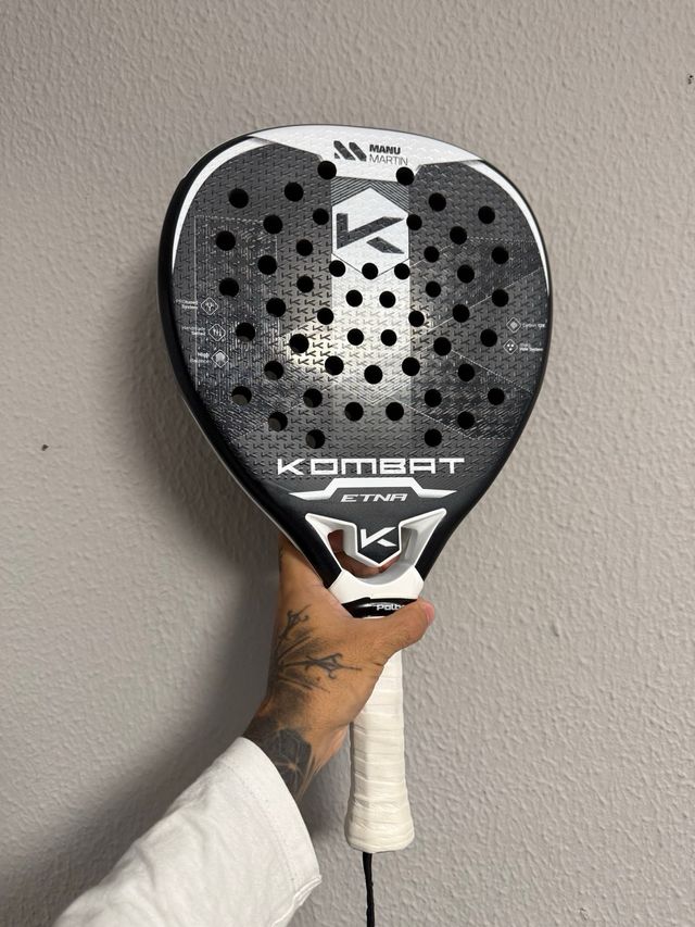 Pala de pádel Kombat Etna.