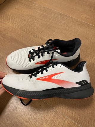 Zapatillas Brooks Launch 9 Talla 42 Blancas