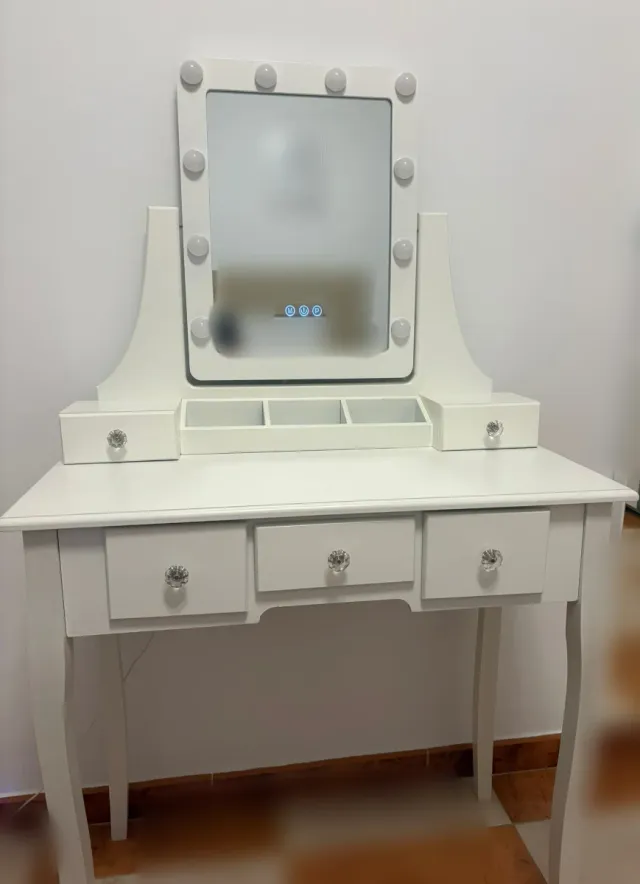 Tocador con espejo y luces LED