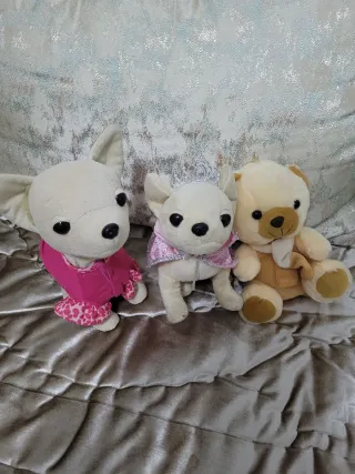 Lote de peluches y muñecas