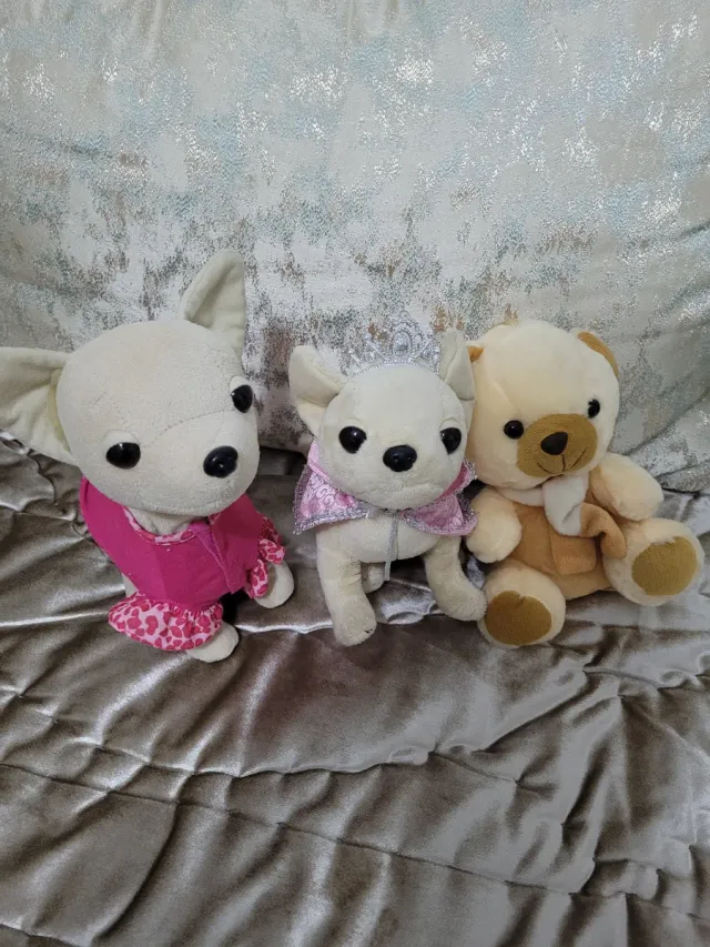 Lote de peluches y muñecas