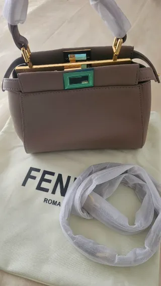 Borsa Fendi Maron e Oro con chiusura in pietra verde nuova