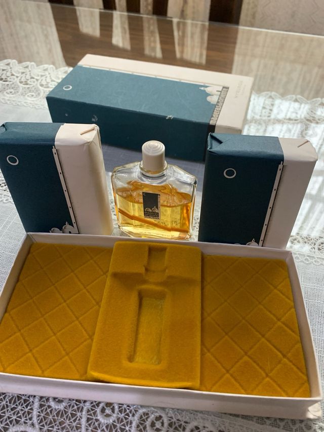 Estuche Vintage Maderas de Oriente Myrugia