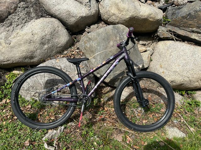 COMMENCAL ABSOLUT 24 Morado Metálico