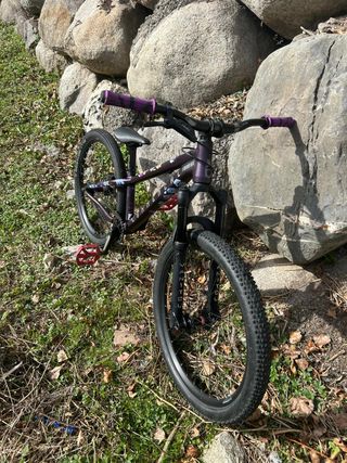 COMMENCAL ABSOLUT 24 Morado Metálico