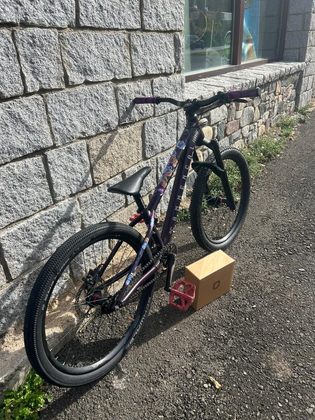 COMMENCAL ABSOLUT 24 Morado Metálico