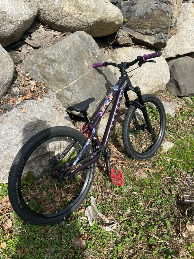 COMMENCAL ABSOLUT 24 Morado Metálico