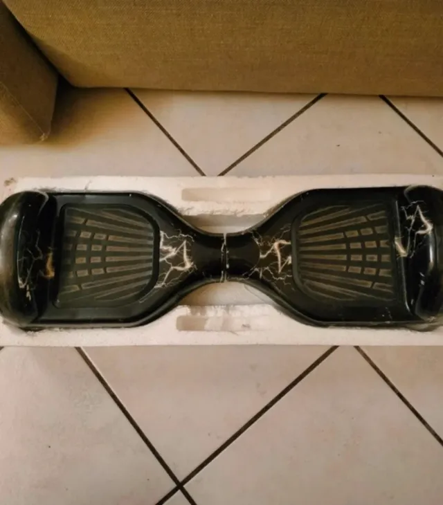 Hoverboard nero con decorazioni