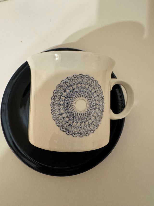 Tazze e piatti da colazione vintage anni '70