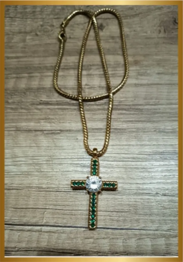 Cadena y Cruz Circonitas Verdes y Blanca.