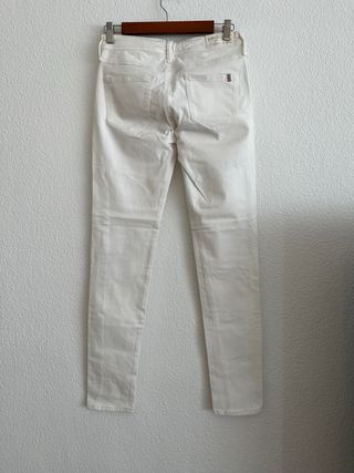 Pantalón pitillo blanco talla 38