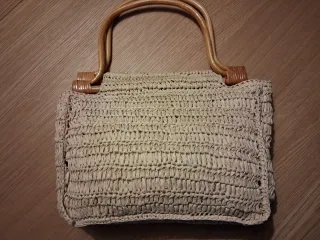 Bolso de mano ganchillo flores rosa y beige