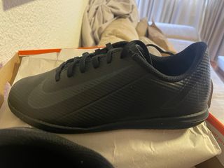 Zapatillas Nike JR VAPOR 16 CLUB IC Talla 35