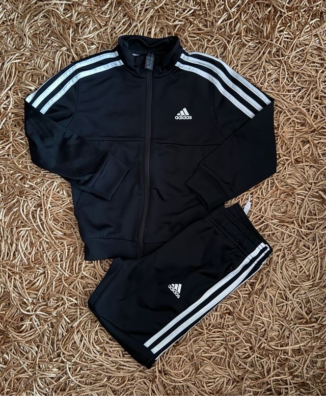 Chándal Adidas T.5-6 años