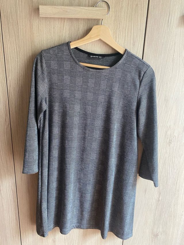 Vestido cuadros manga 3/4 Stradivarius