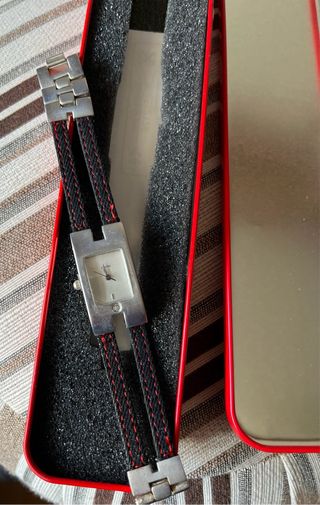 Reloj pulsera de la promoción Fortuna 2004