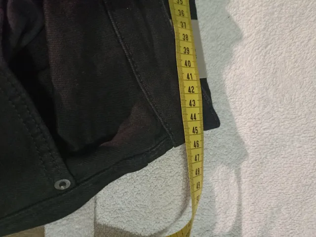 Vaqueros negros Slim Tapered