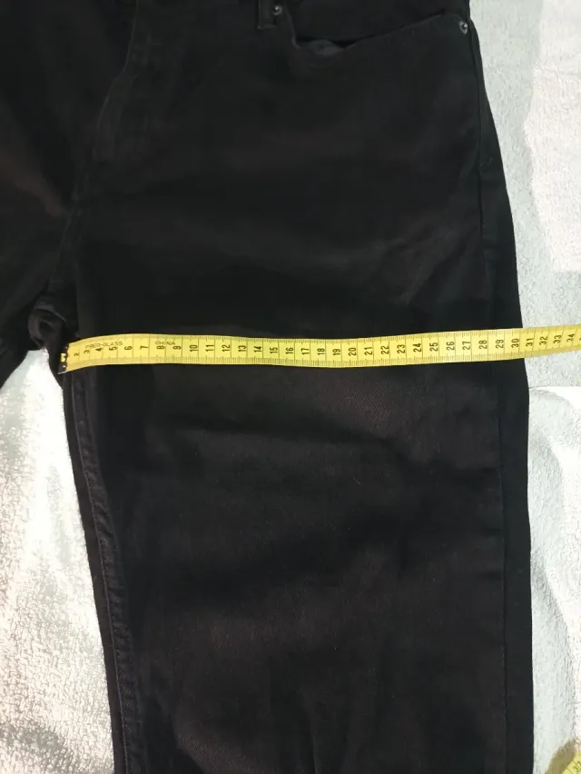 Vaqueros negros Slim Tapered