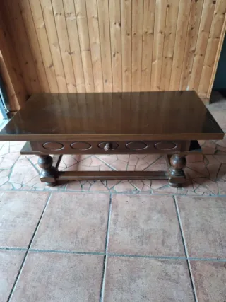 Tavolino da salotto in legno massiccio