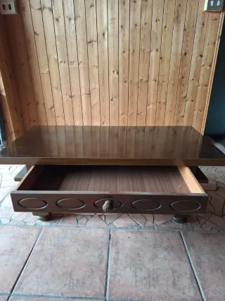 Tavolino da salotto in legno massiccio