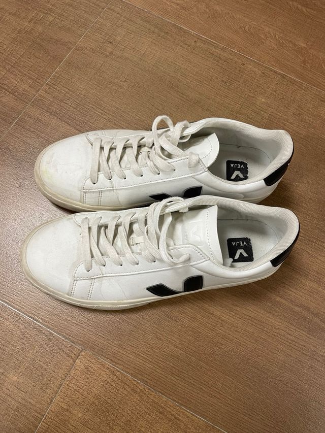 Tenis Veja Blancos y Negros Talla 42