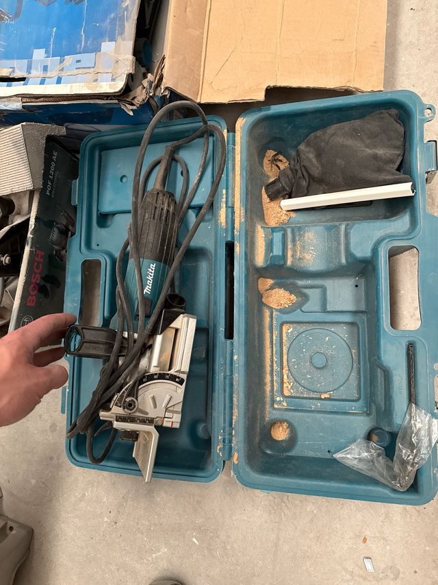 Maletín herramientas variadas usadas