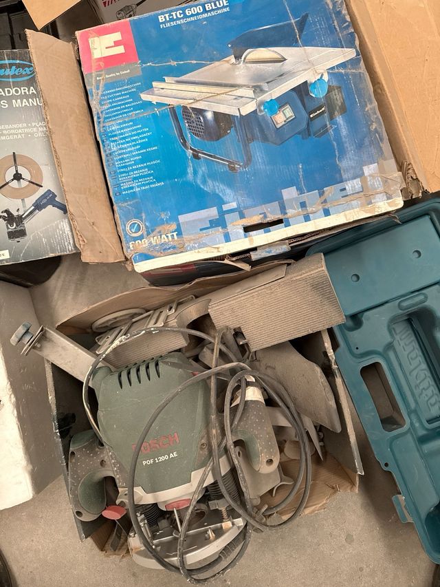 Maletín herramientas variadas usadas