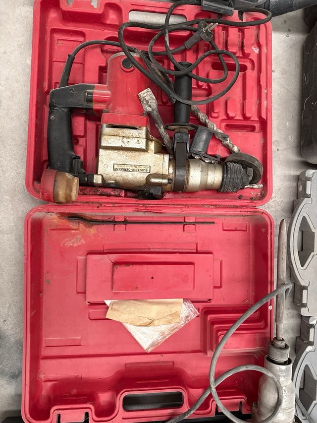 Maletín herramientas variadas usadas