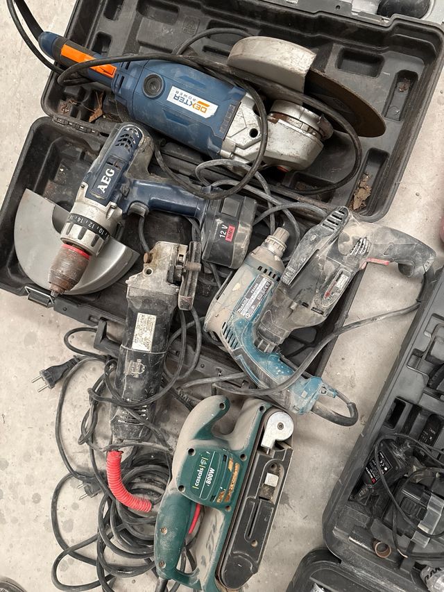 Maletín herramientas variadas usadas