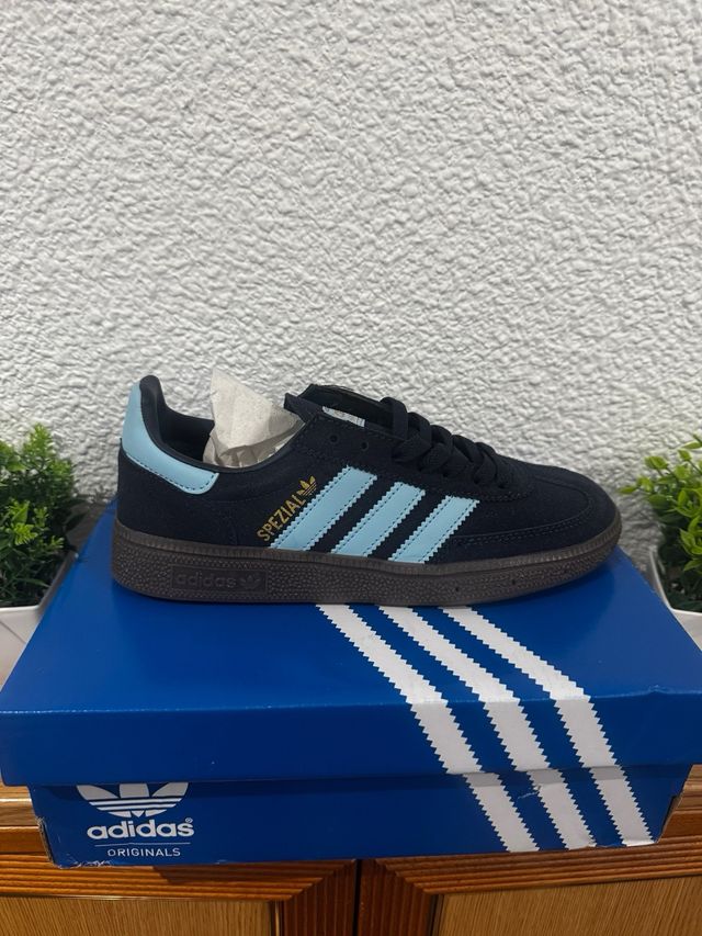 Adidas Spezial Azul Marino y Azul Claro