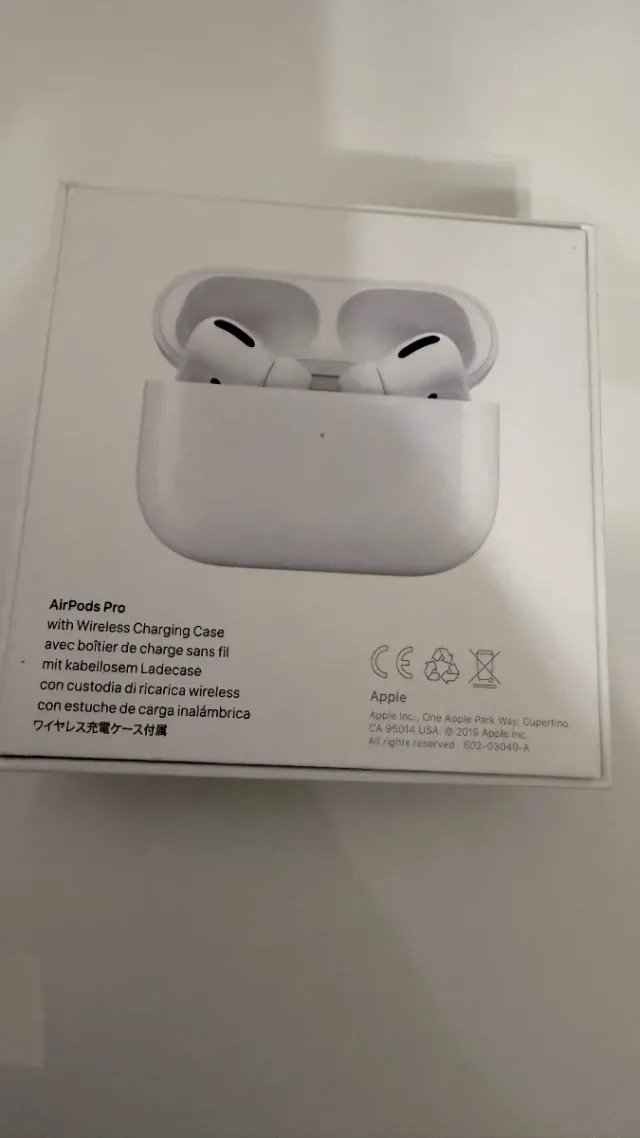 Airpods Pro con estuche de carga