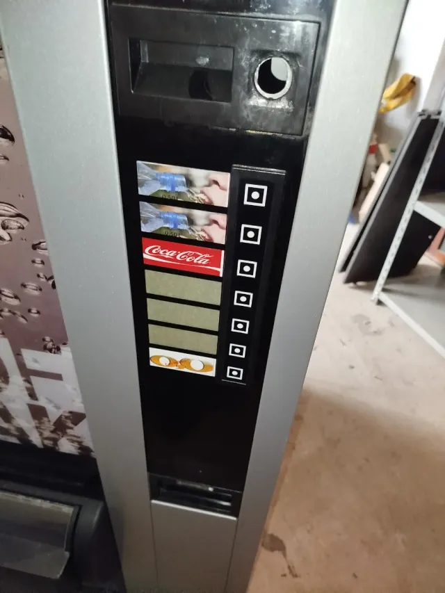 Máquina Expendedora NECTA Diesis